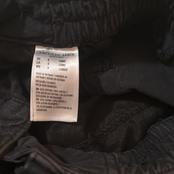 AE cargo pants in black and light pink - Picture 3 of 5